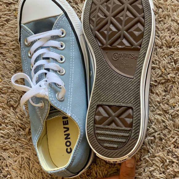 Converse - Picture 2 of 3